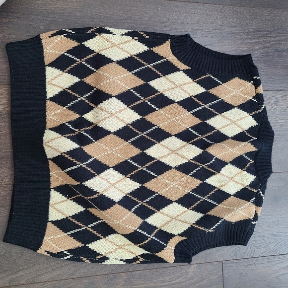SHEIN Argyle Vest - Picture 2 of 5